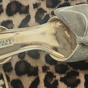 Gold Badgley Mischka shoes